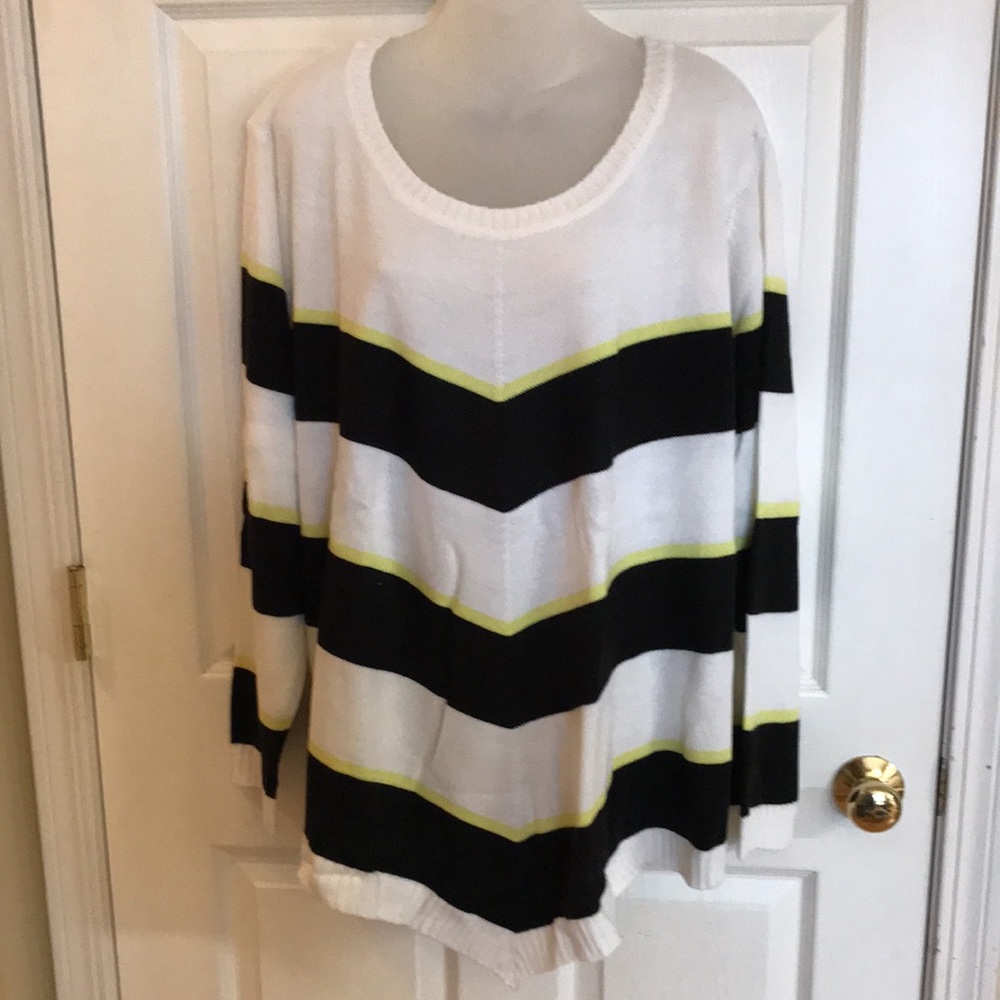 Striking pull over V hem long sleeve stripe sweater black yellow white 4x NWT